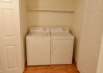 Park Manor_Model Washer and Dryer
